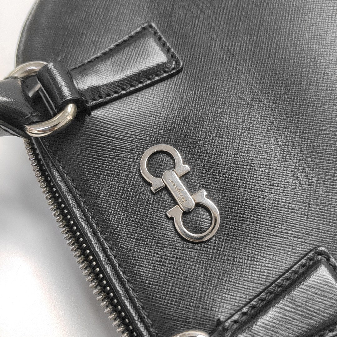 Darina Calfskin Black
