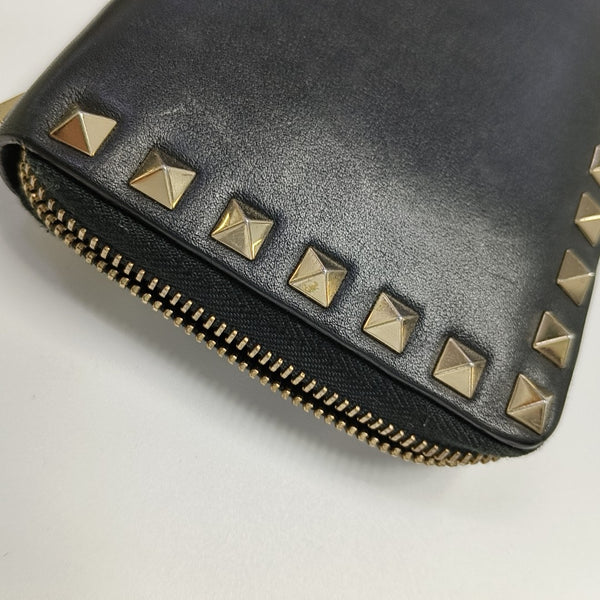 Rockstud Calfskin Black Wallet