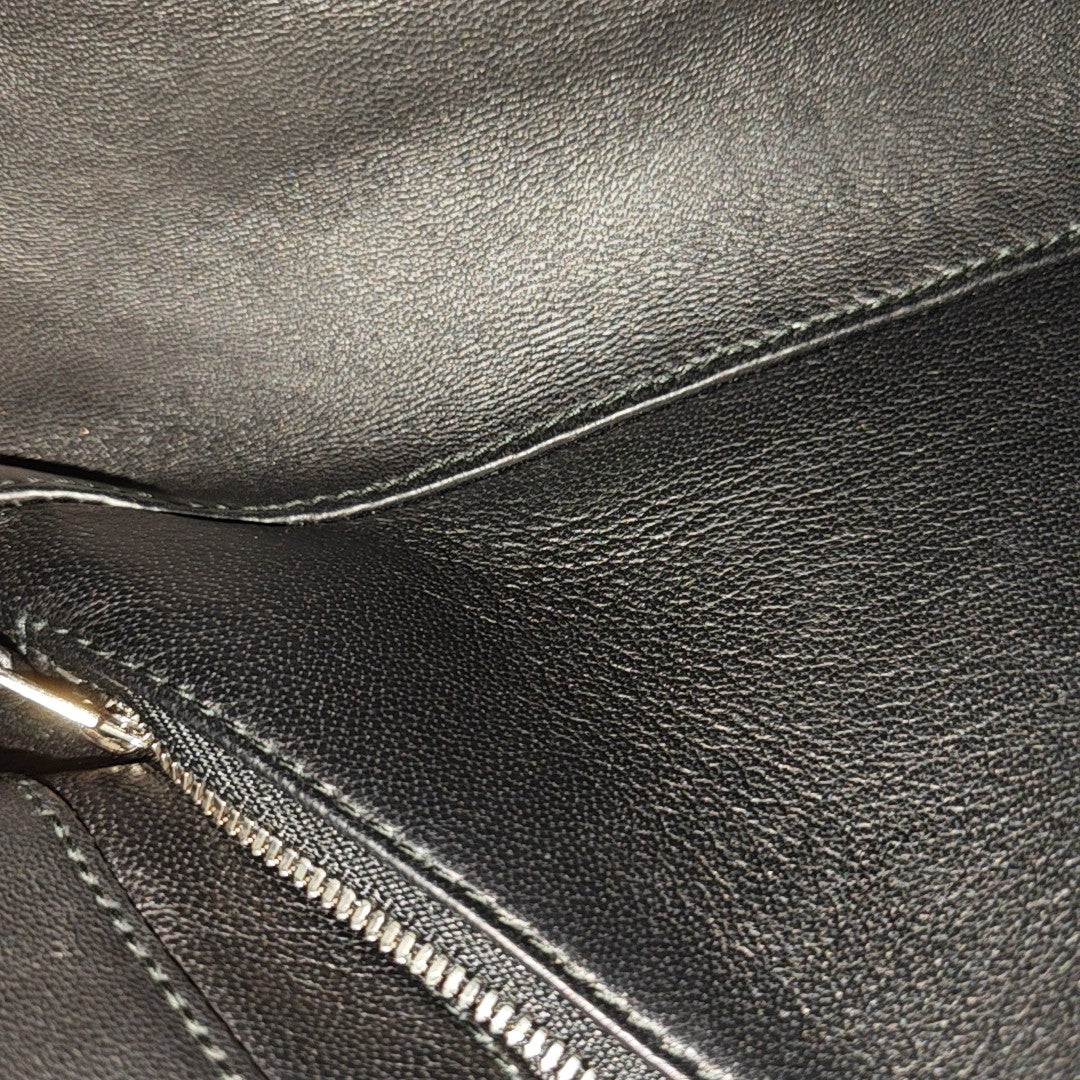Triangle Small Calfskin Red