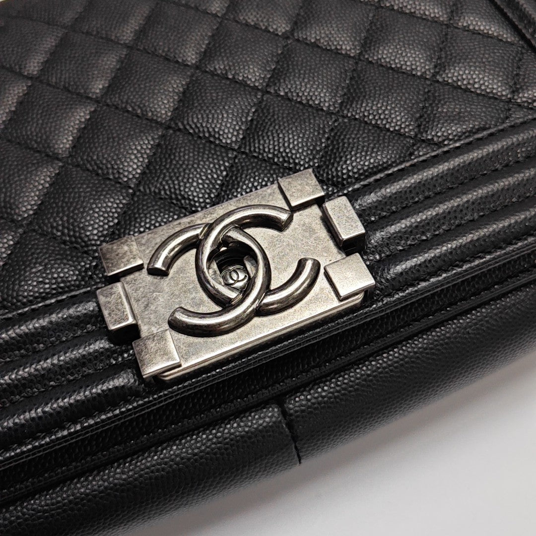 BOY CHANEL Medium Quilted Calfskin Black