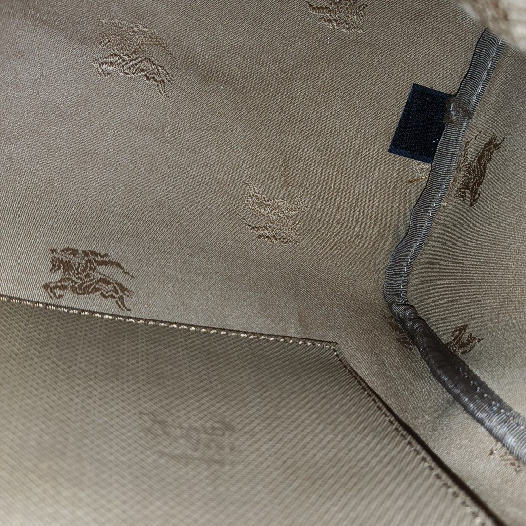 Canvas Brown