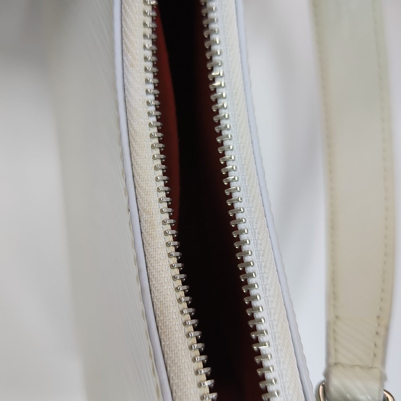Epi Shoulder Bag White