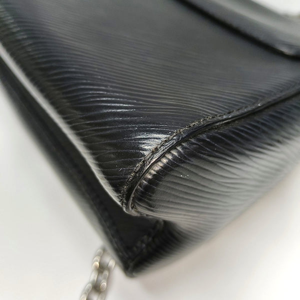 Authenticated pre-owned  TWIST PM Epi Black - Shoulder Bag at Looply