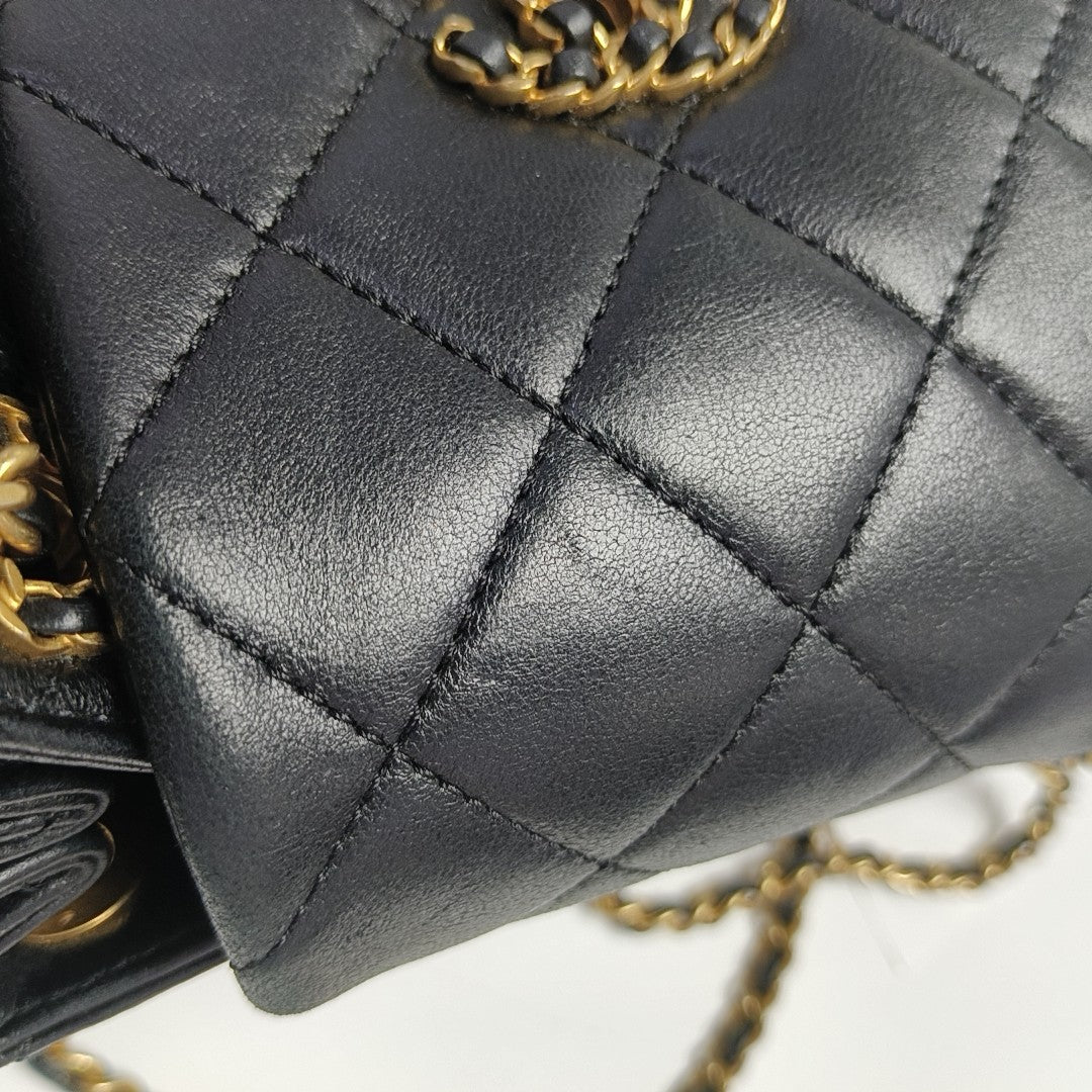 CHANEL 19 Small Quilted Lambskin Black