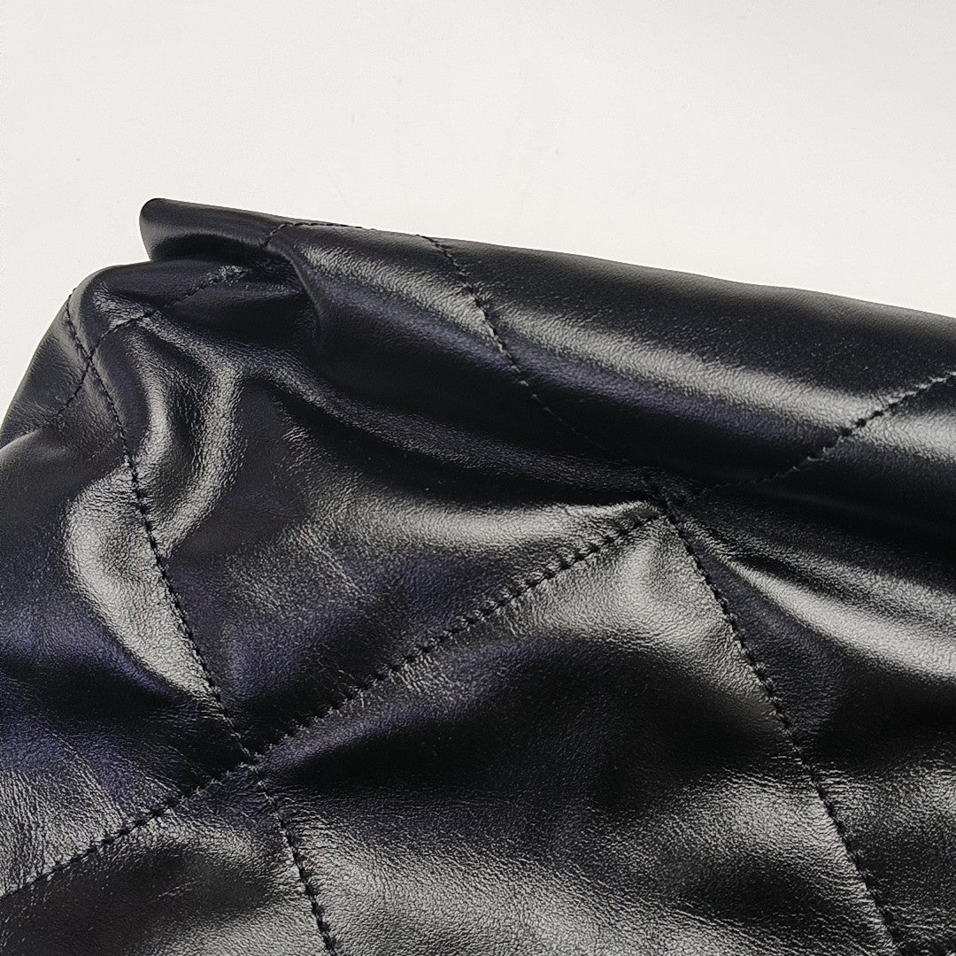 CHANEL 22 Small Quilted Calfskin Black