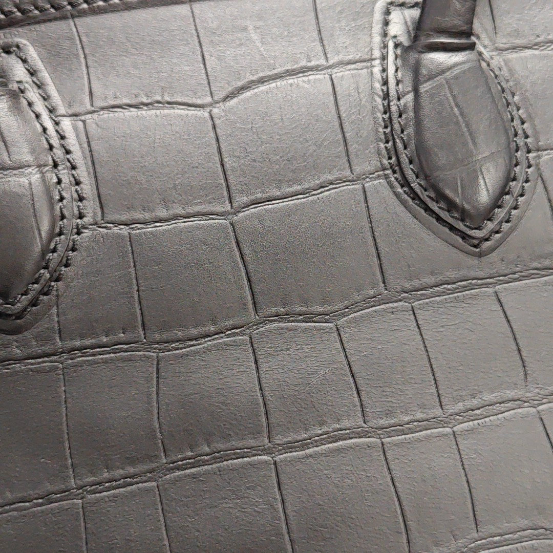 PHANTOM Medium Calfskin Black