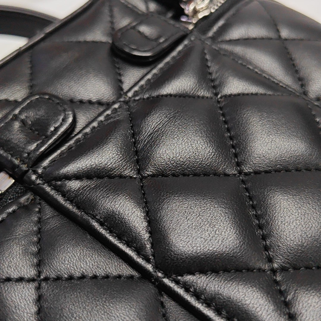 VANITY CASE Small Quilted Lambskin Black