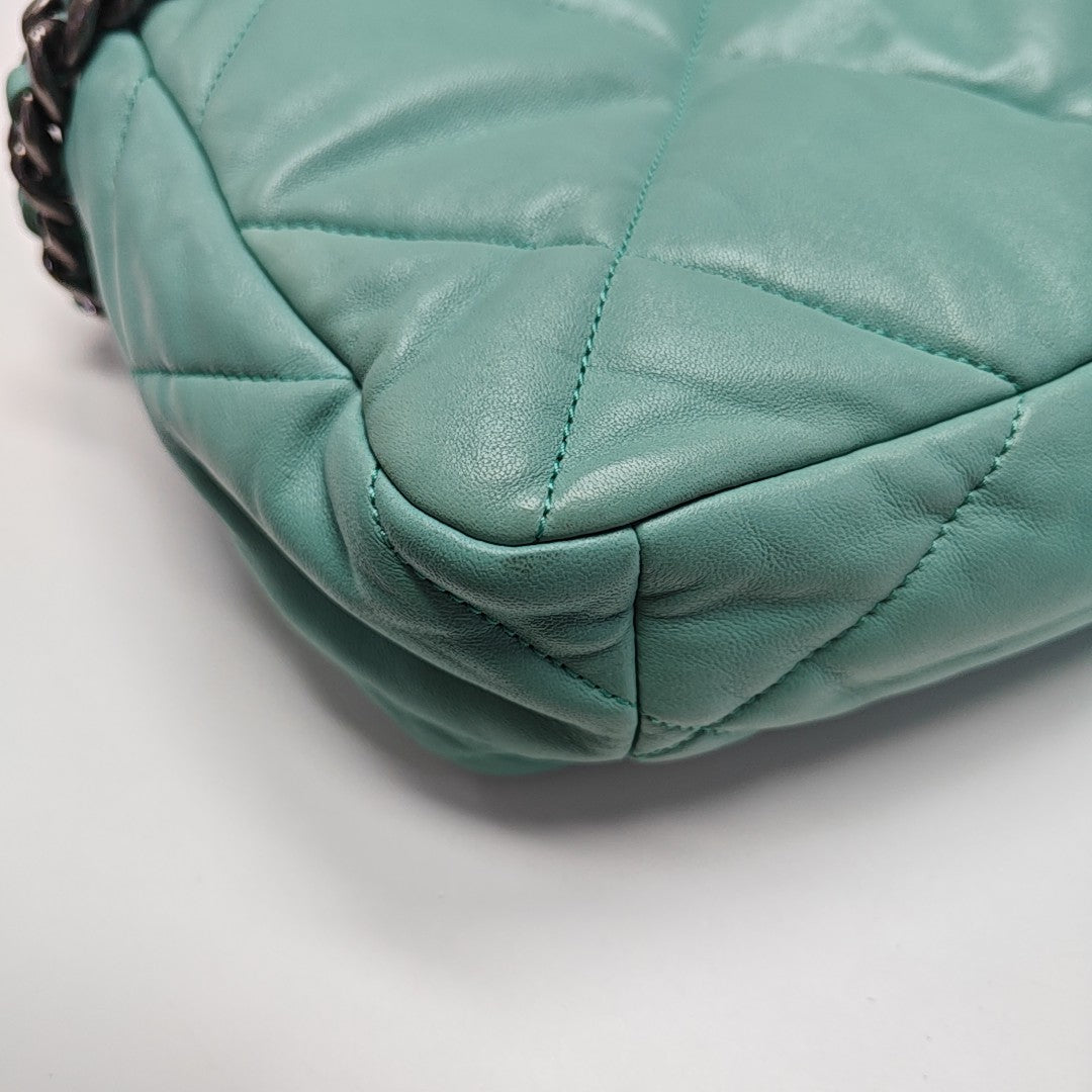 CHANEL 19 Large Quilted Lambskin Green