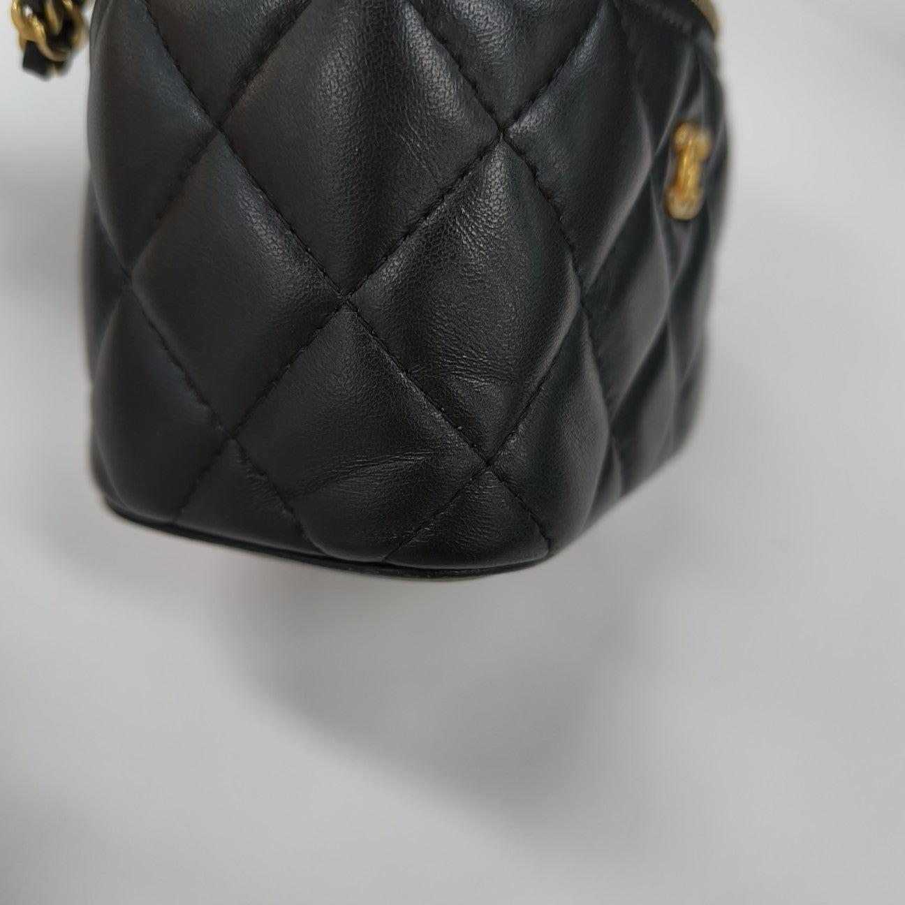 VANITY CASE Mini Quilted Lambskin Black