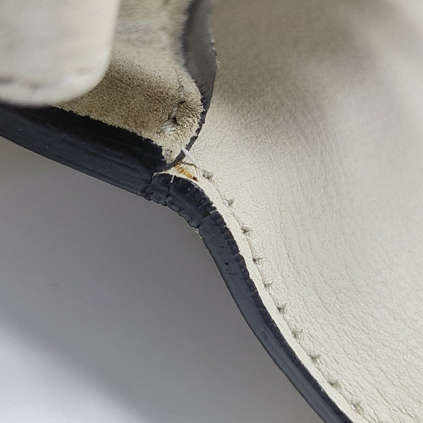 Nile Medium Calfskin White