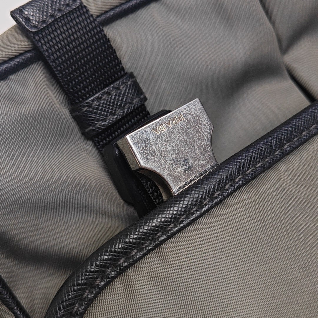 Vela Messenger Bag Nylon Green