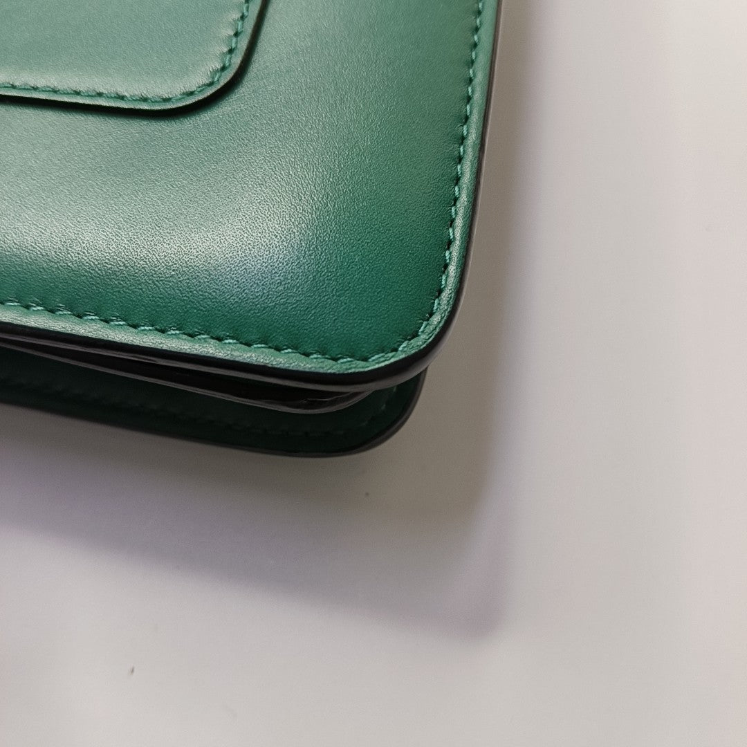 SERPENTI FOREVER Medium Calfskin Green