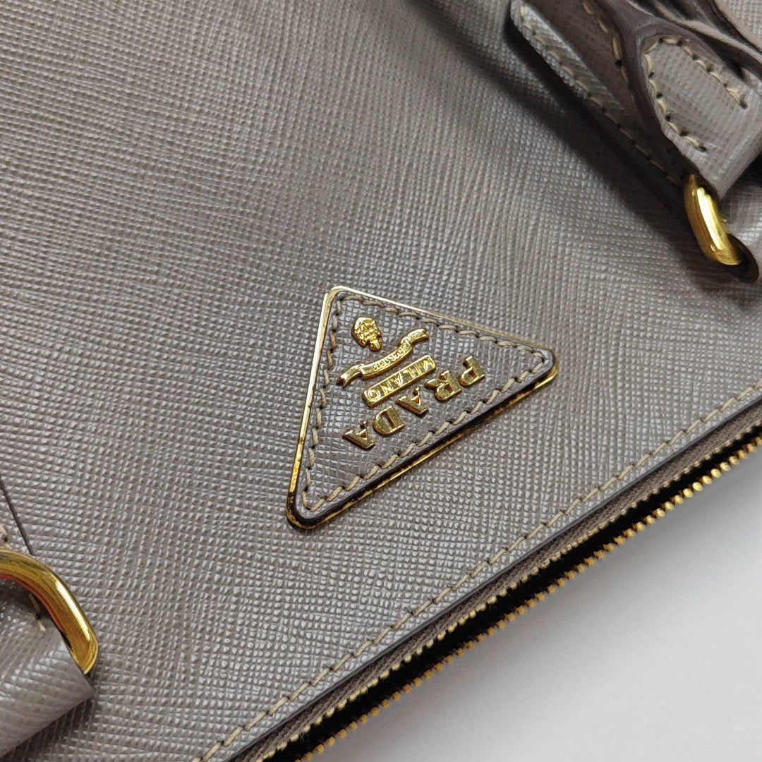 Galleria Large Saffiano Calfskin Gray