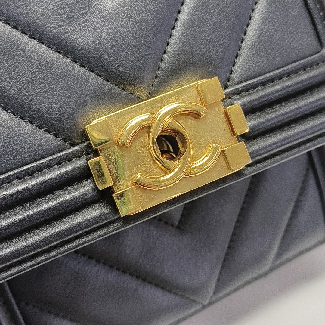 BOY CHANEL Mini Chevron Calfskin Black