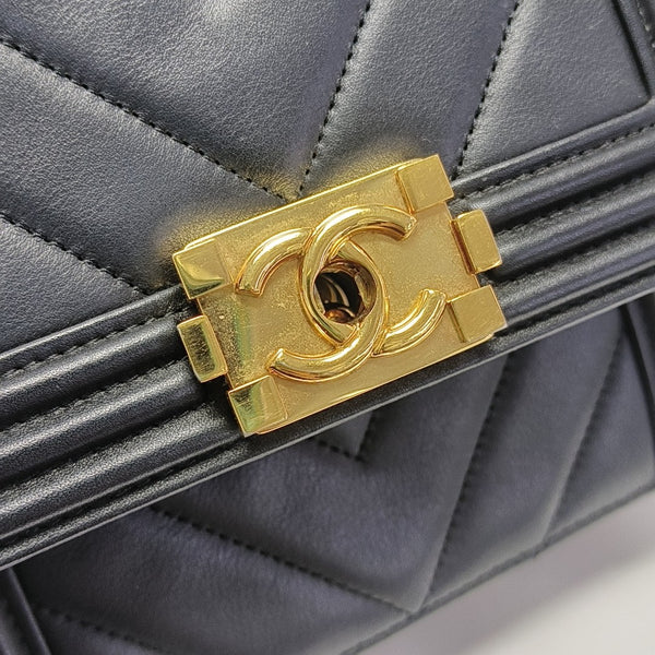 BOY CHANEL Mini Chevron Calfskin Black