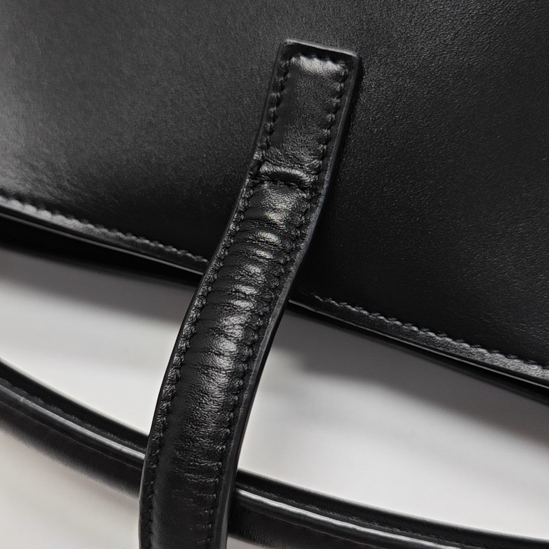 LE 37 Calfskin Black