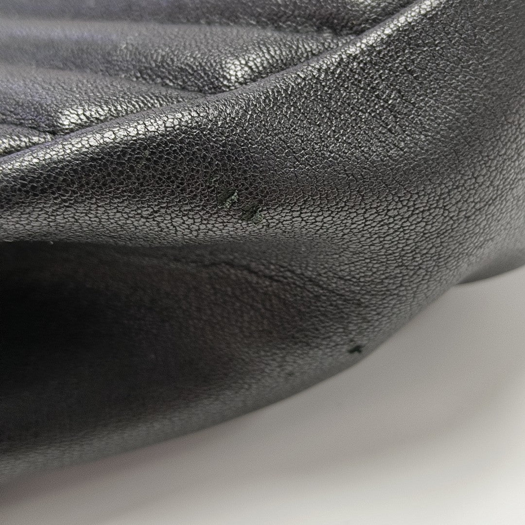 COLLEGE Medium Chevron Lambskin Black