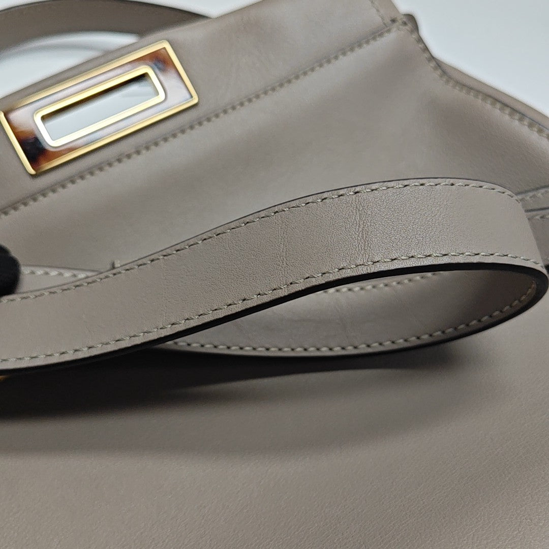 Peekaboo Medium Calfskin Beige