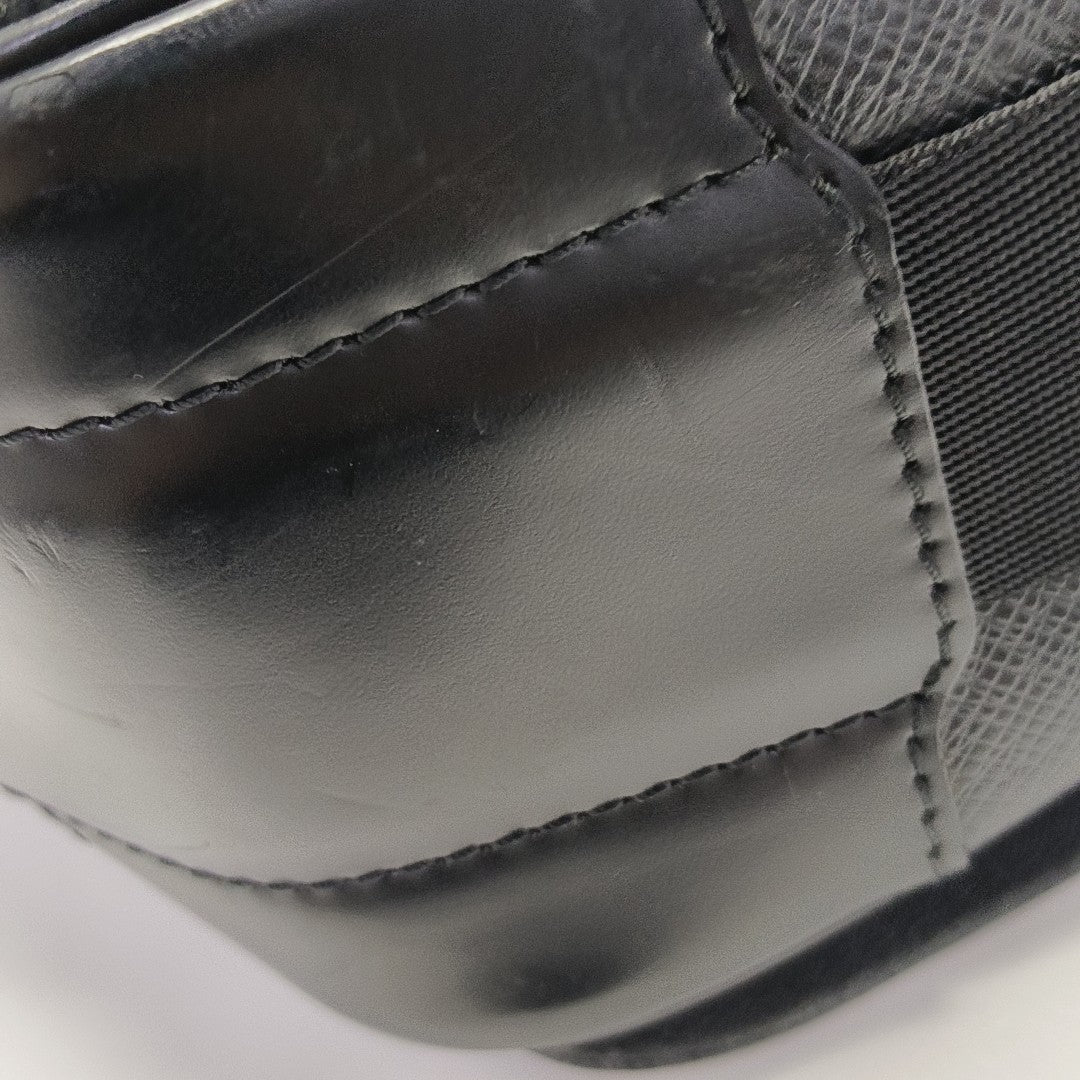 VIKTOR Calfskin Black