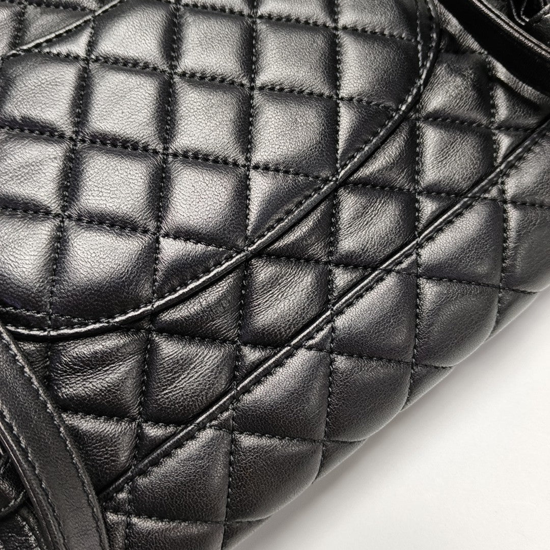 URBAN SPIRIT Quilted Lambskin Black
