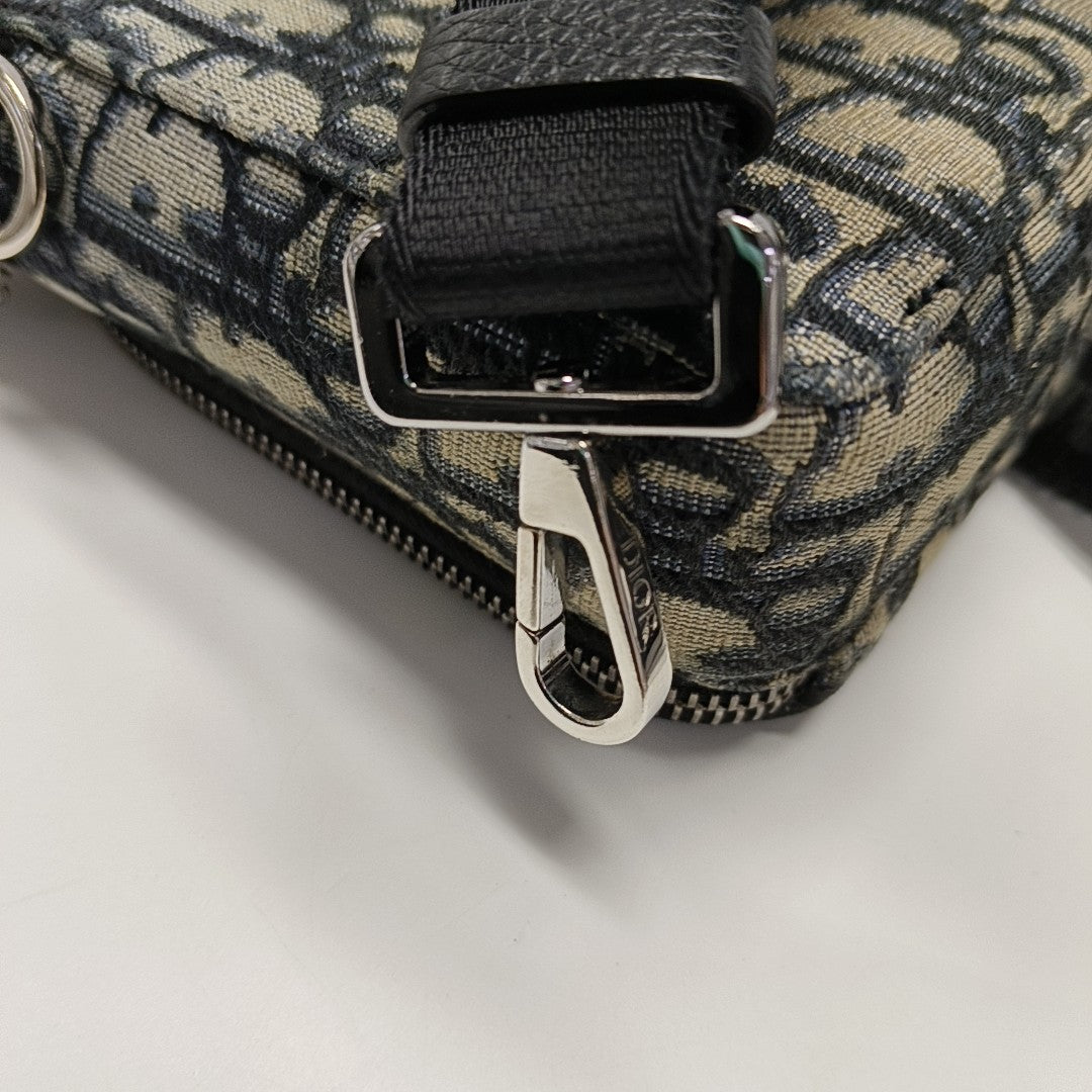 Rider Oblique Canvas Black