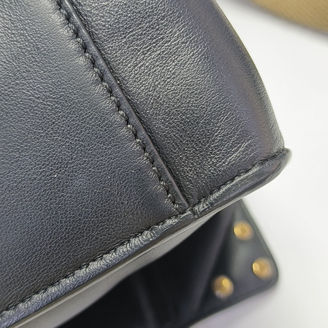 Flip Lambskin Black