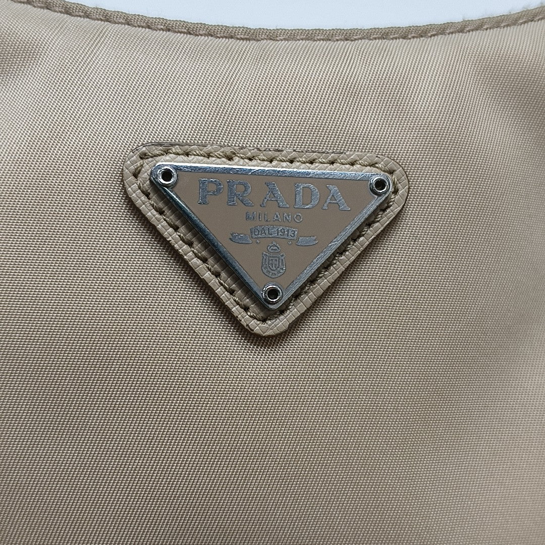 Re-Edition2005 Nylon Beige