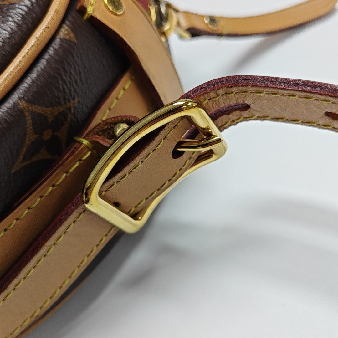 BOITE CHAPEAU PM Monogram Coated Canvas Brown