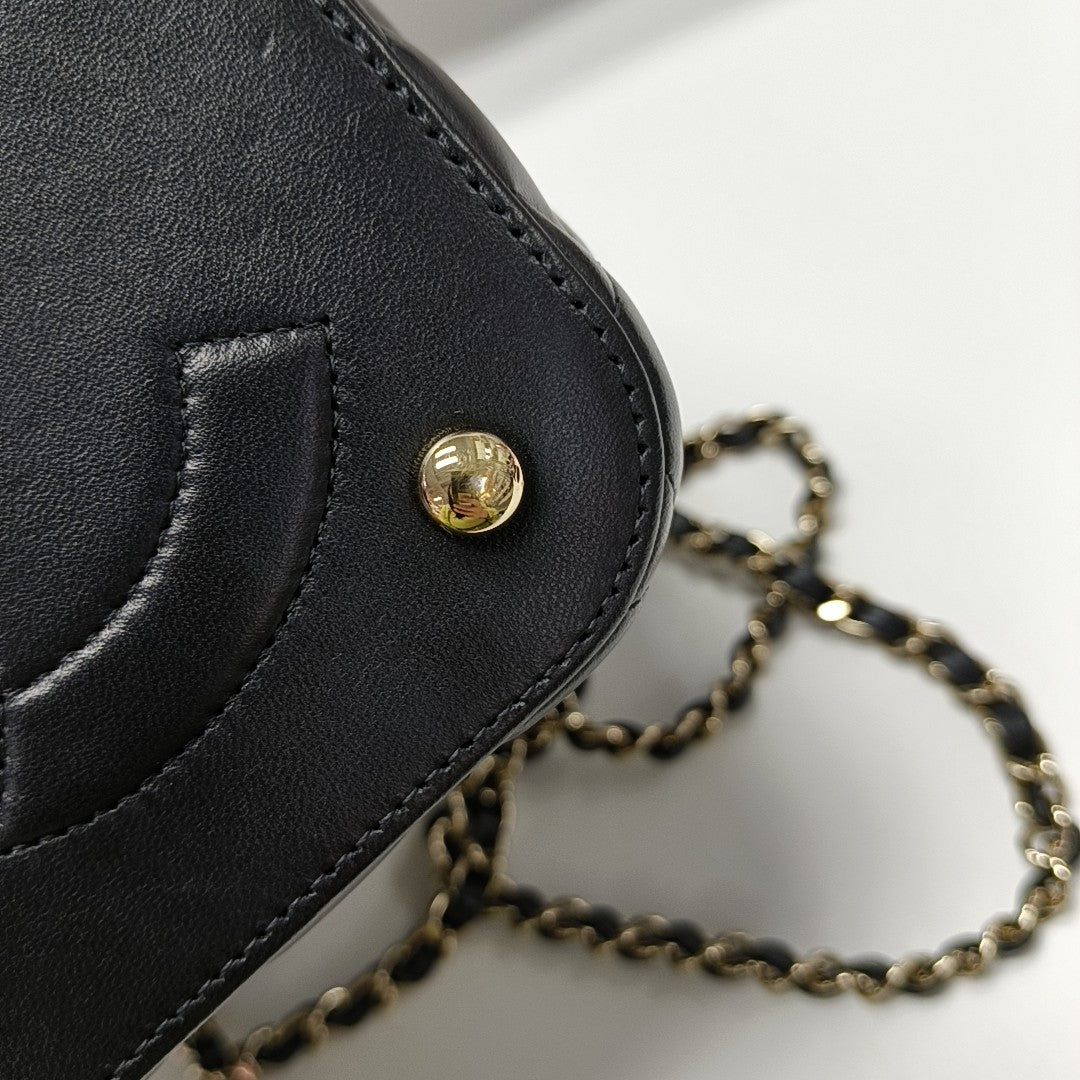 VANITY CASE Small Quilted Lambskin Black