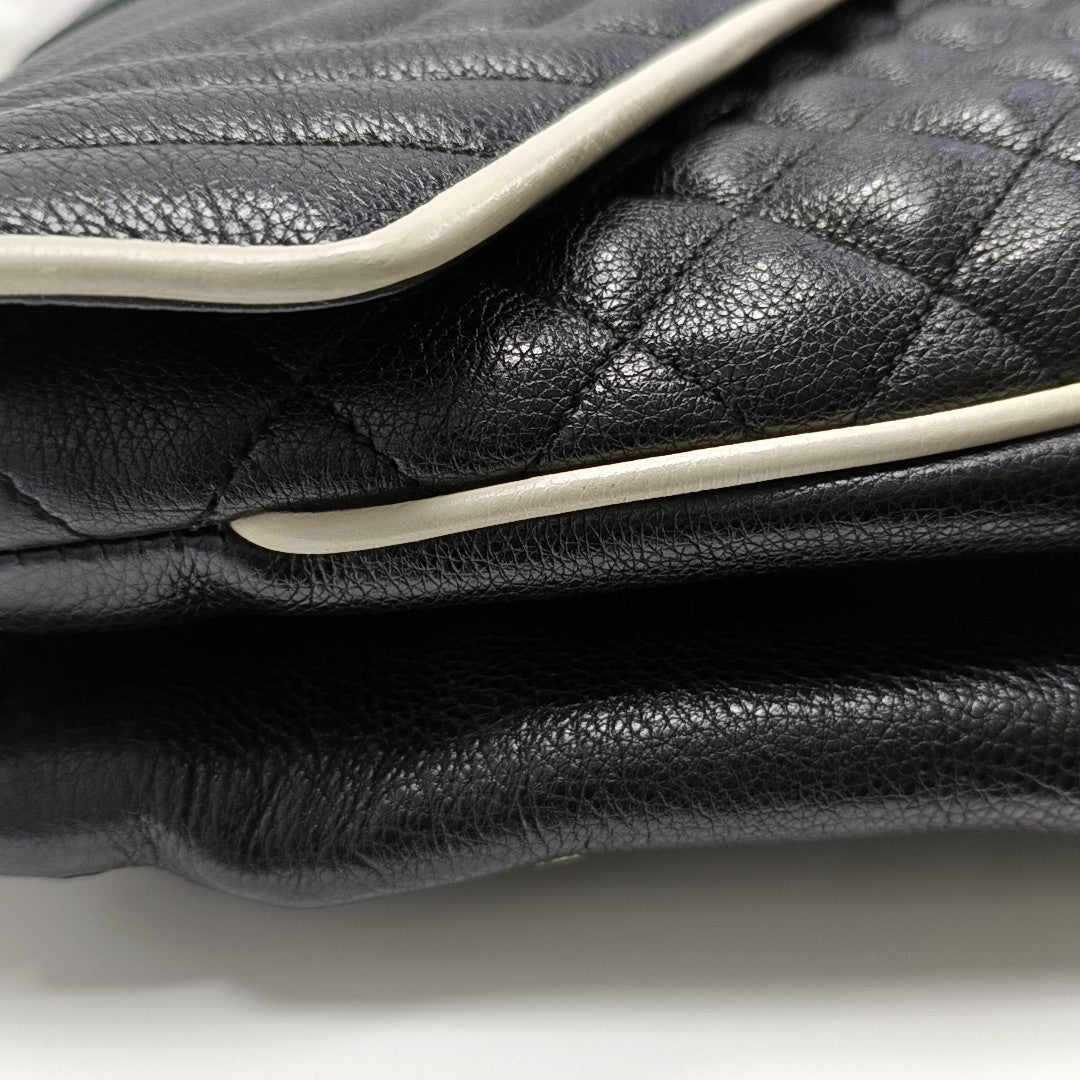 COLLEGE Large Chevron Calfskin Black
