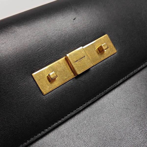 MANHATTAN Medium Calfskin Black