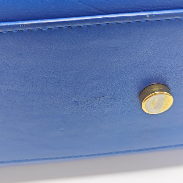 SAC DE JOUR Nano Calfskin Blue