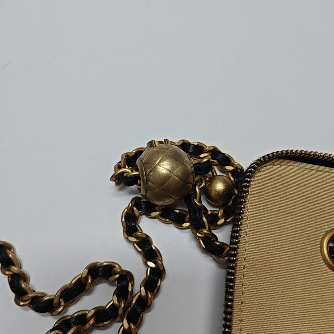 VANITY CASE Small Quilted Lambskin Black