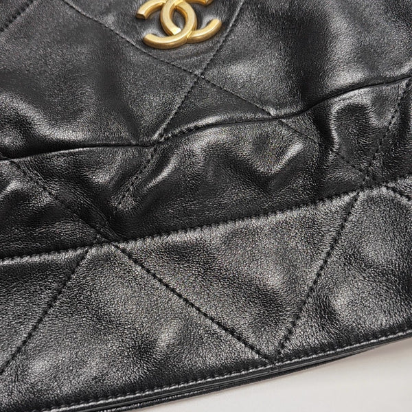 Quilted Lambskin Shoulder Bag Black