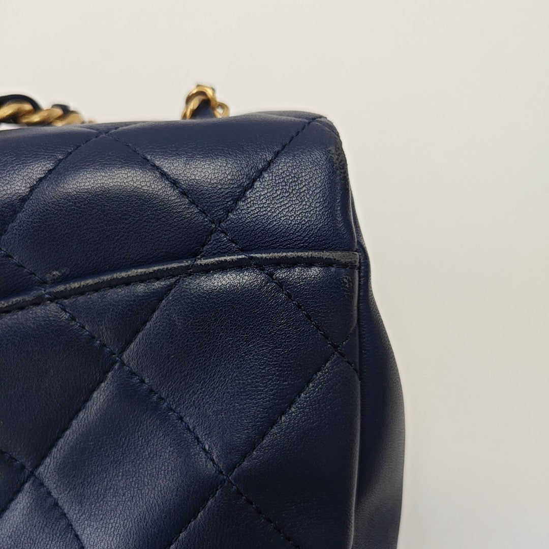 IN THE LOOP Quilted Lambskin Blue