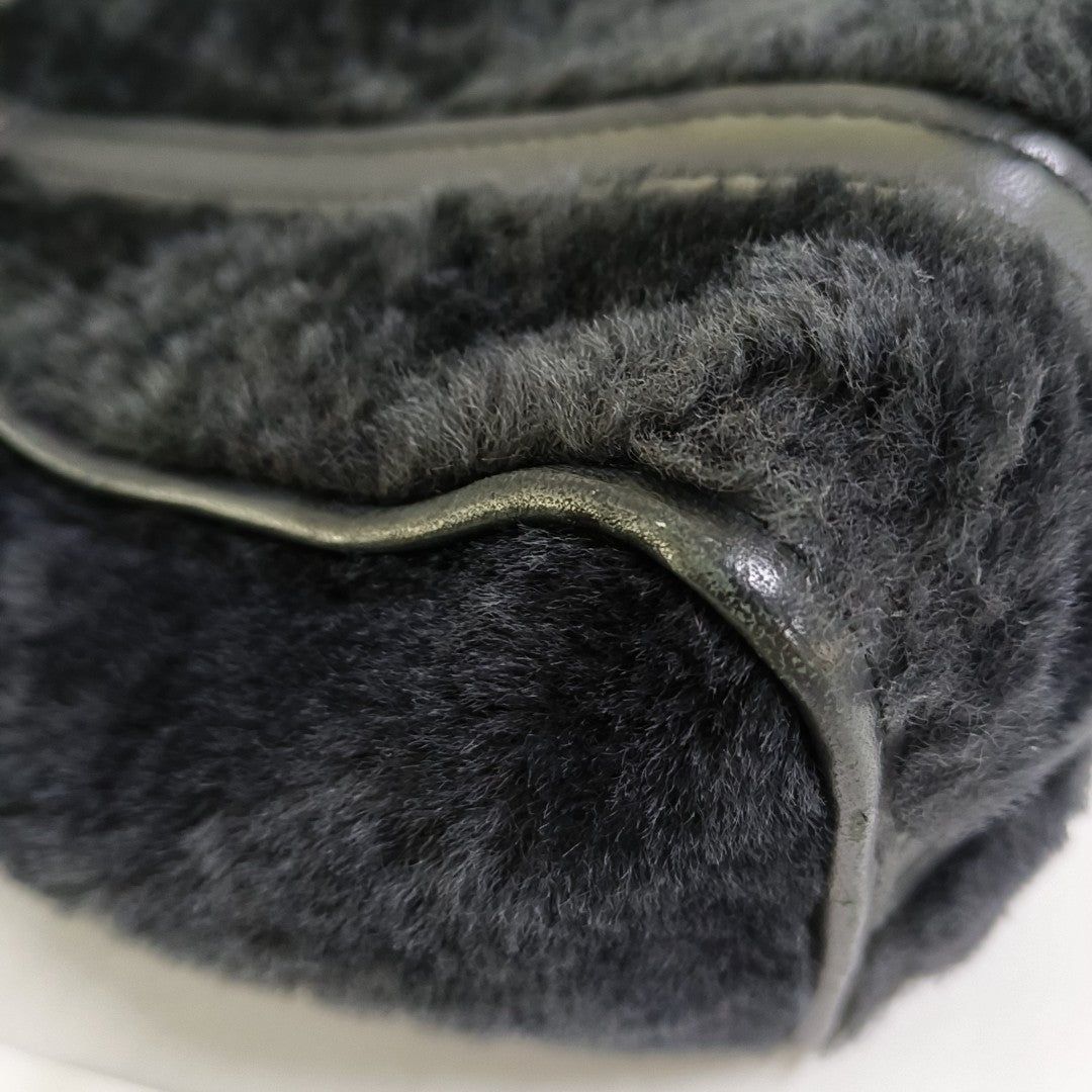 Bazar Fur Black