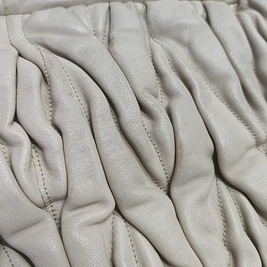 Miu Coffer Quilted Lambskin Beige