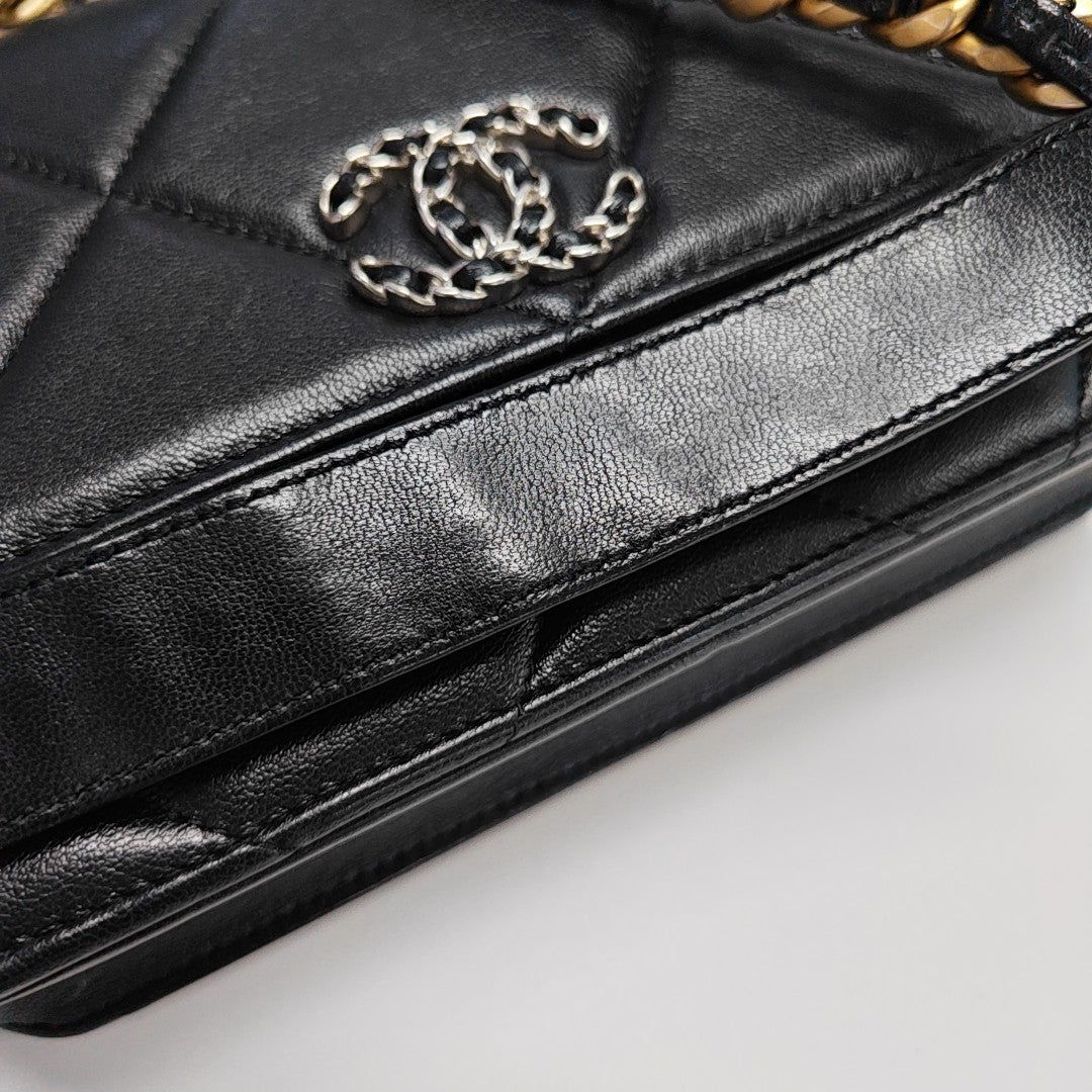 CHANEL 19 Small Quilted Lambskin Black