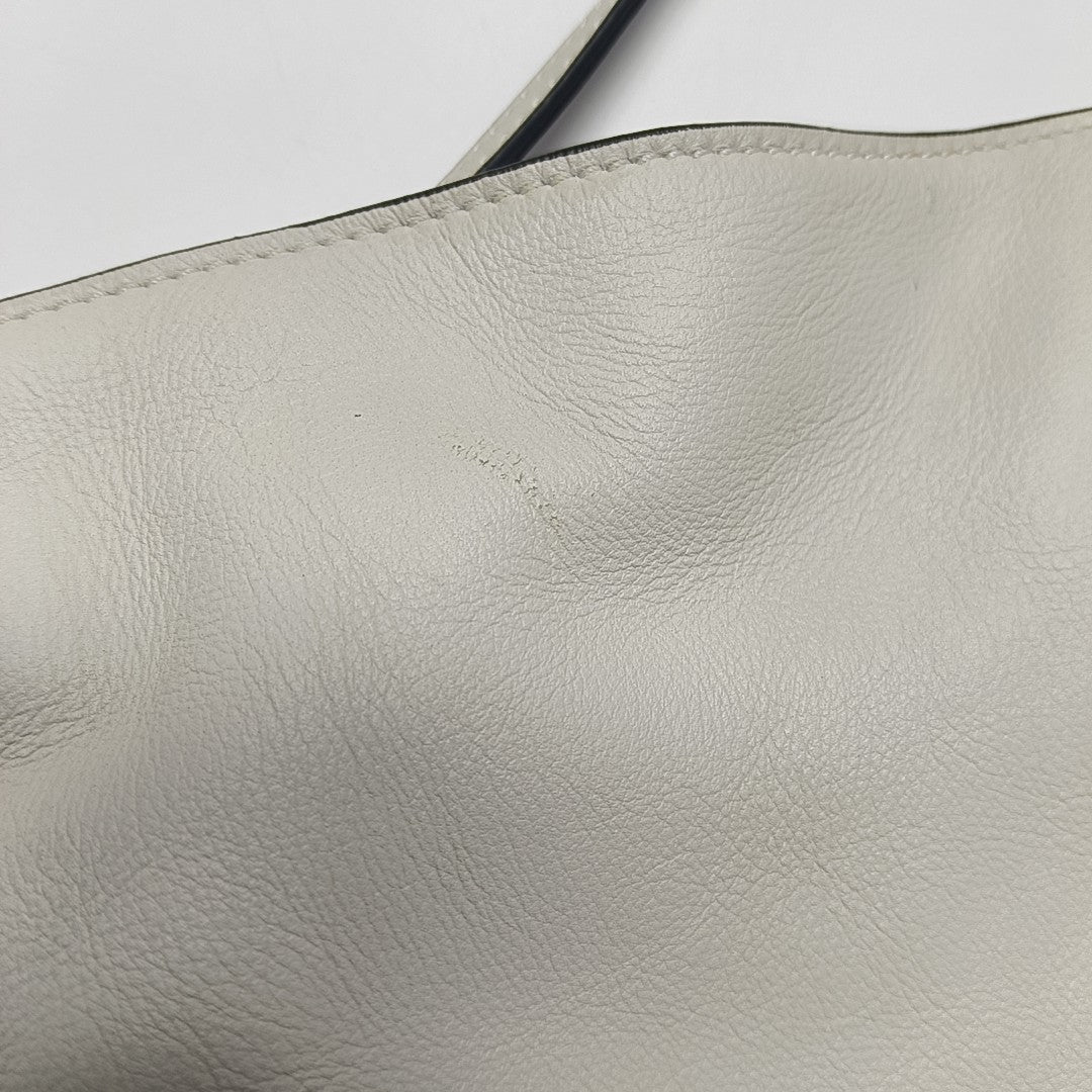 Flamenco Medium Calfskin White