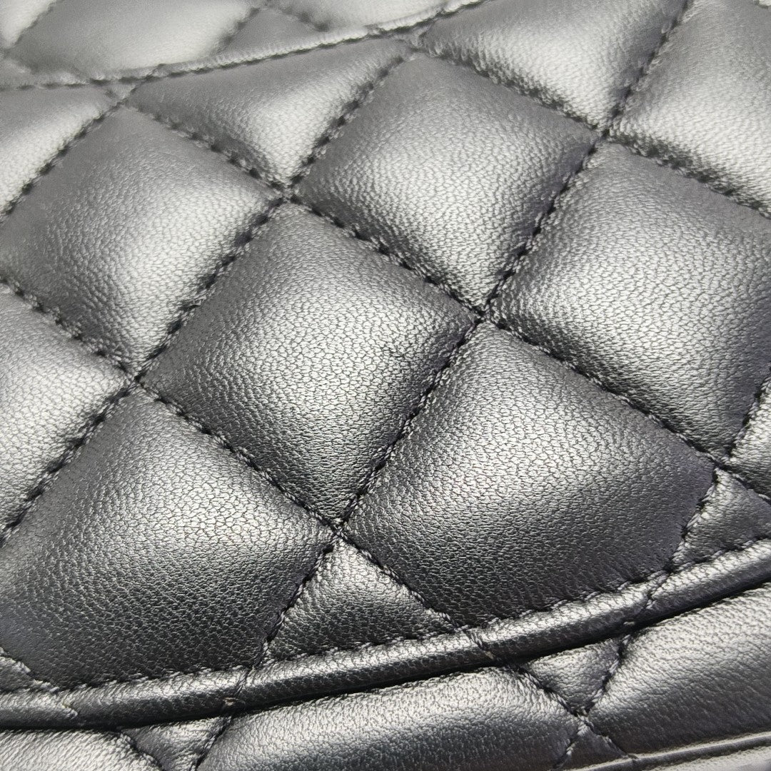 CLASSIC FLAP Mini Quilted Lambskin Black
