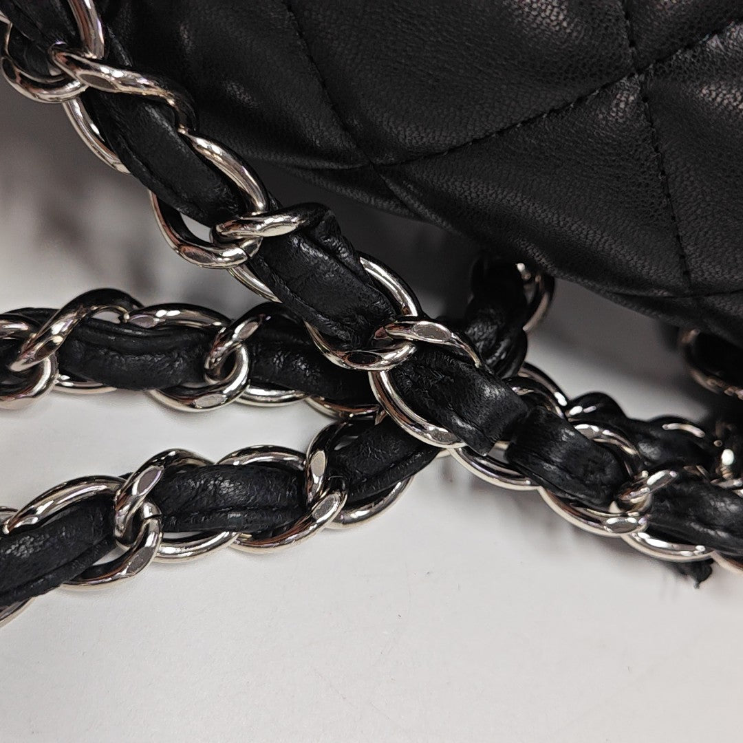 CLASSIC FLAP Jumbo Quilted Lambskin Black