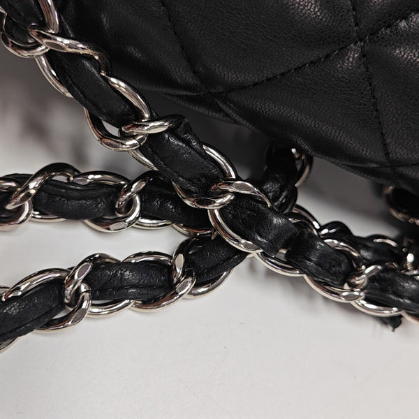 CLASSIC FLAP Jumbo Quilted Lambskin Black