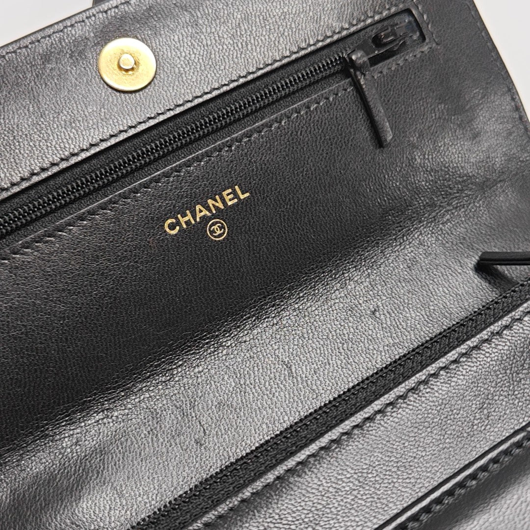 CHANEL 19 WOC Quilted Lambskin Black