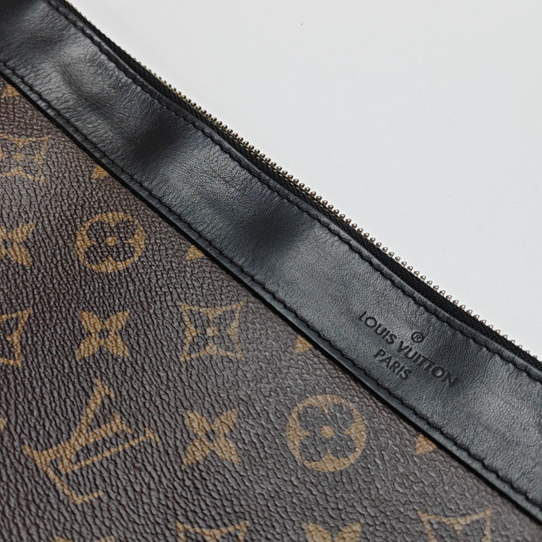 DISCOVERY GM Monogram Coated Canvas Brown