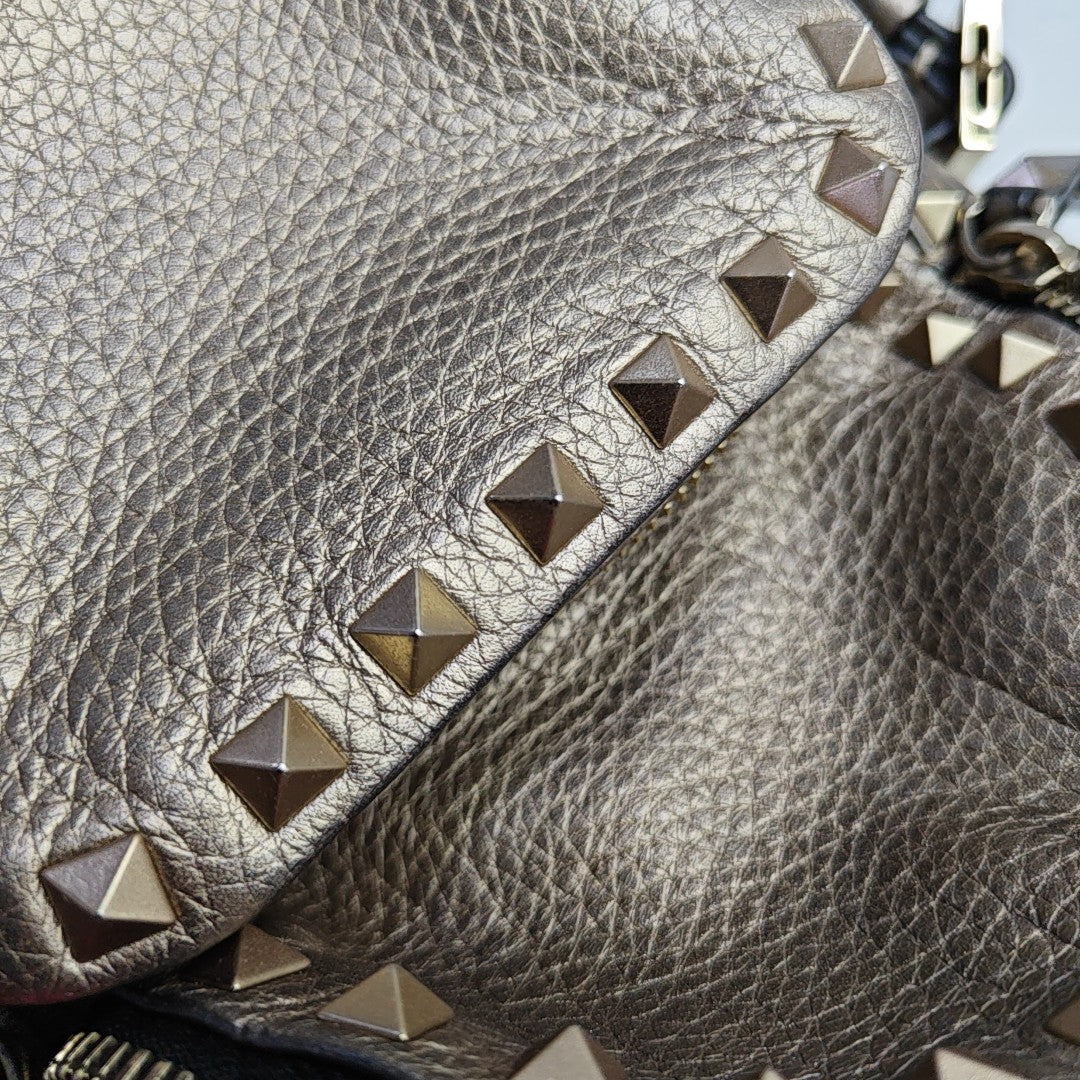 Piel de Becerro Rockstud Oro