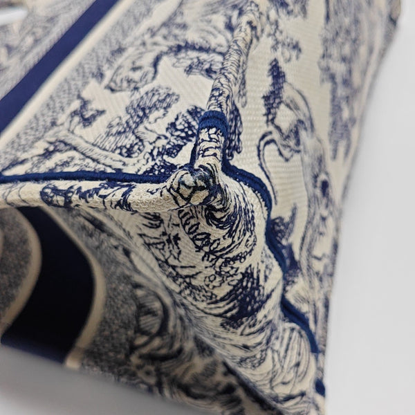 Book Tote Medium Canvas Blue