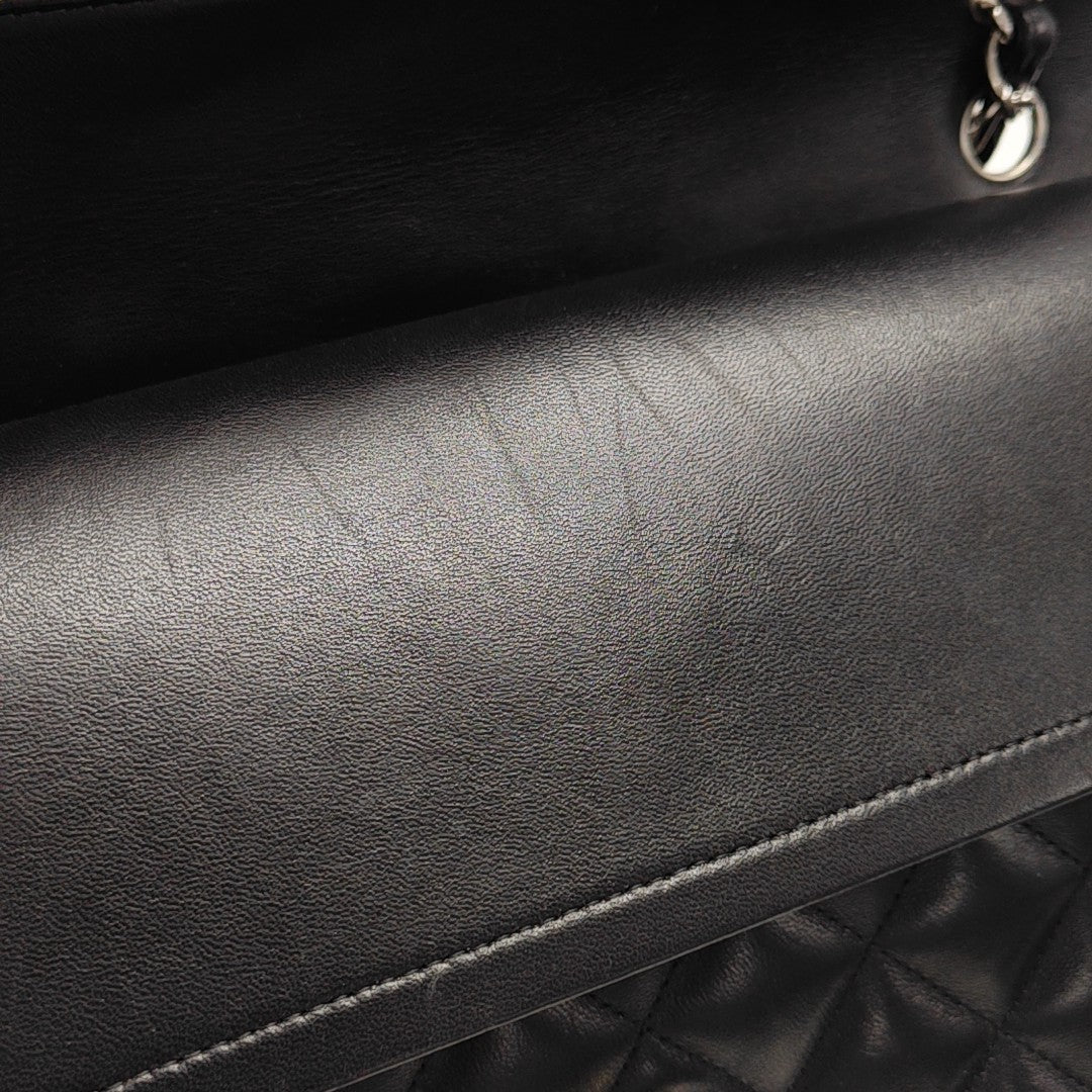 CLASSIC FLAP Jumbo Quilted Lambskin Black