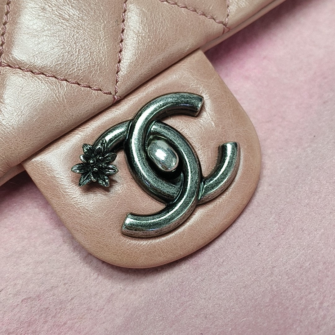 CLASSIC FLAP Medium Quilted Calfskin Pink