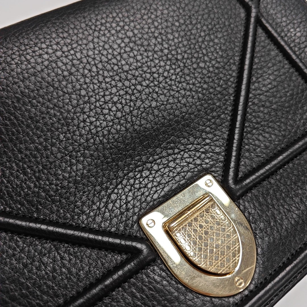 Diorama Medium Cannage Calfskin Black