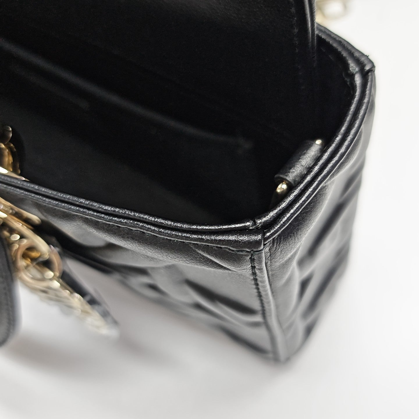 Lady D-Joy Medium Calfskin Black